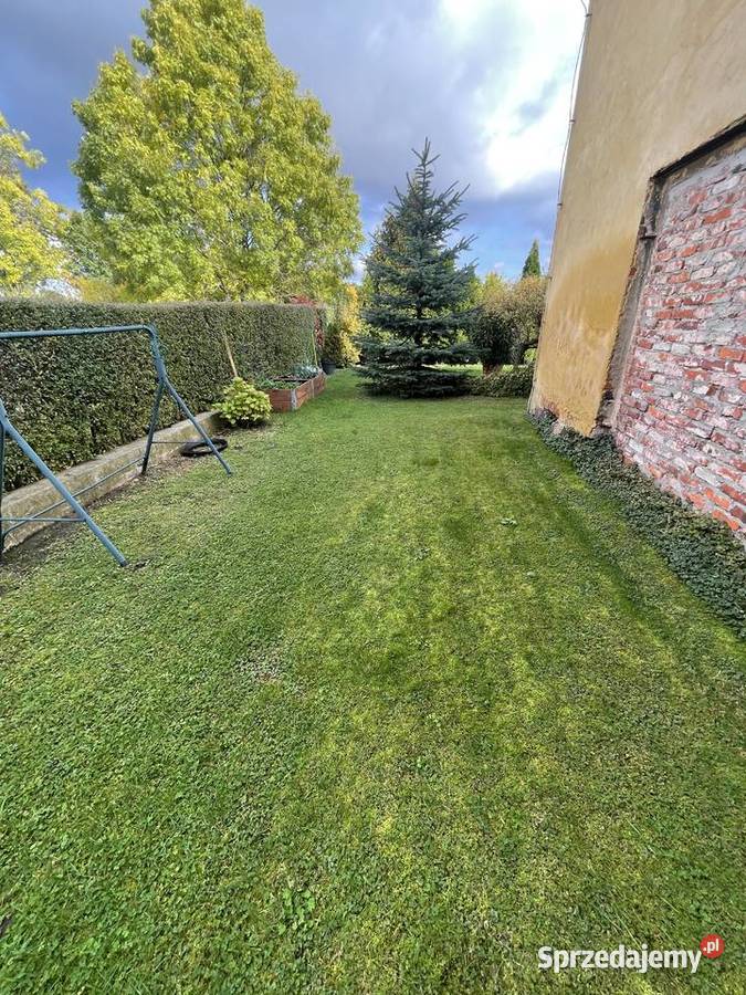 Budynek usługowy o pow ok 500 m2 Wróblowice