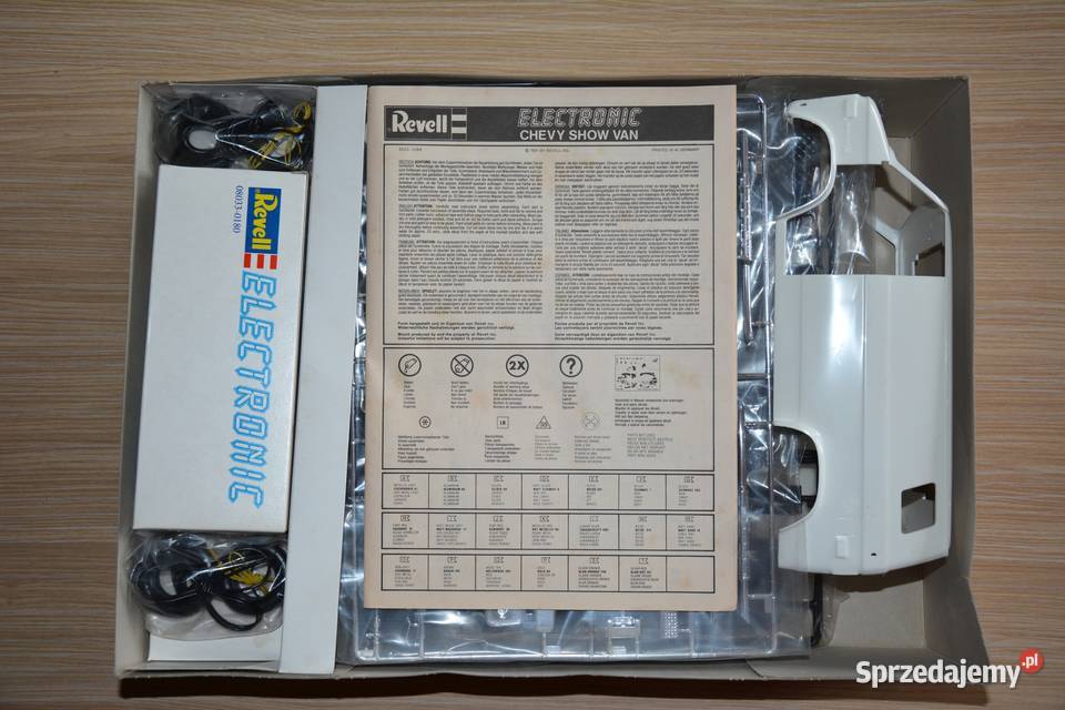 Model Revell 8033 Electronic Chevy Show Van Kraków