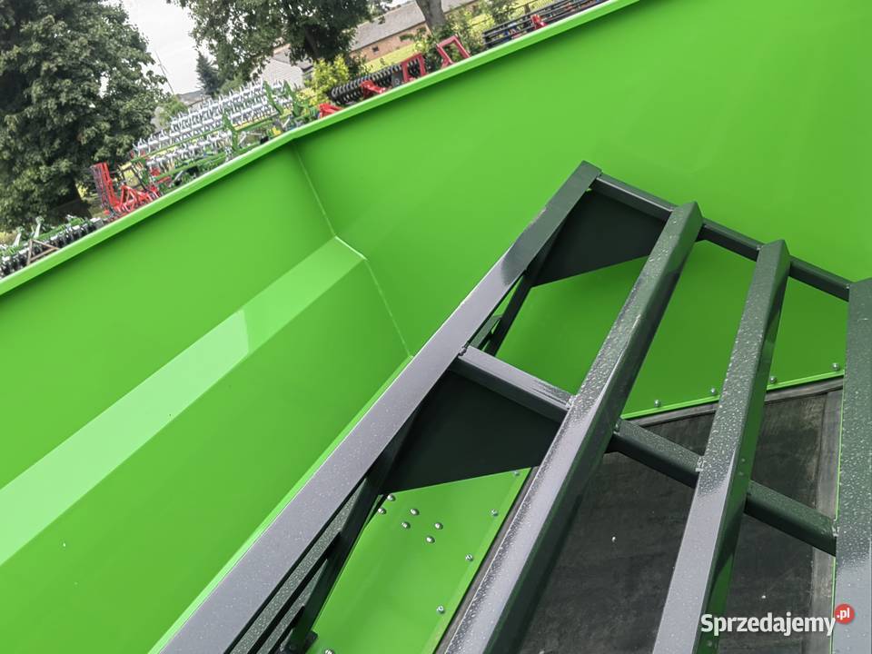 Rozsiewacz do wapnanawozu LANGRENRCWwapniarka Żółkiewka-Osada