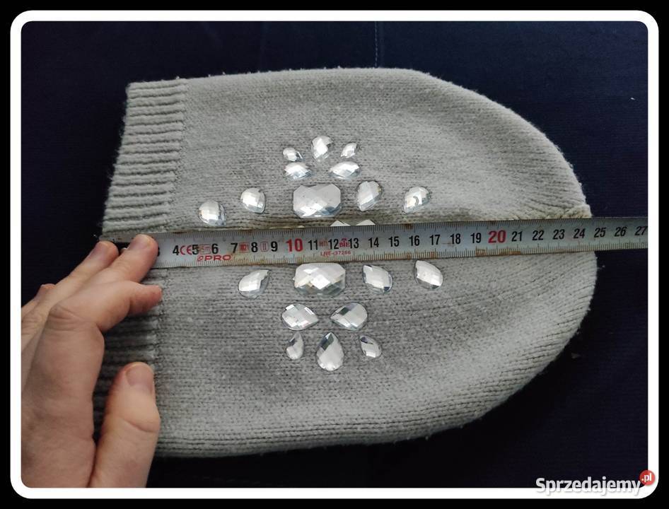 Szara czapka ze świecidełkami Płock