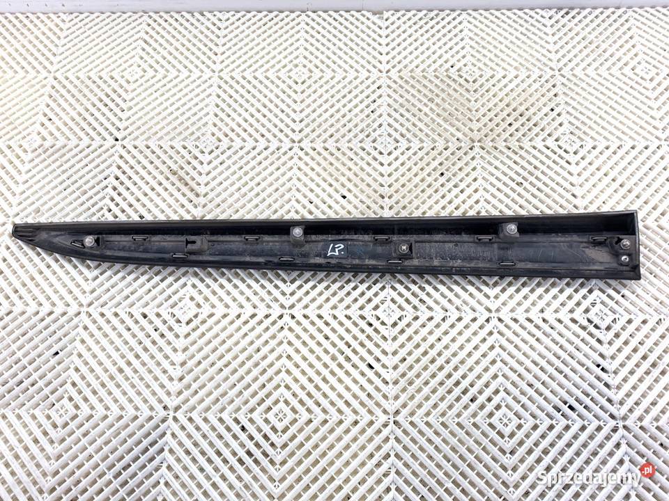 LISTWA DRZWI LEWY PRZÓD MITSUBISHI OUTLANDER III