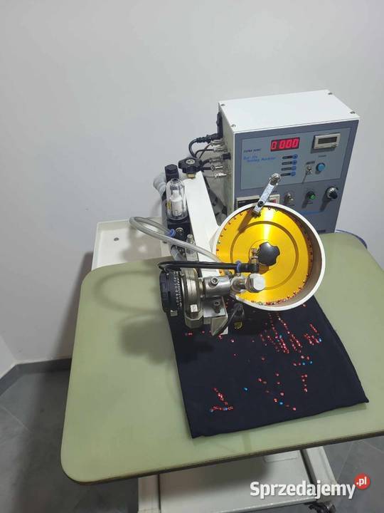 MASZYNA DO WKLEJANIA DŻETÓW DAIRO DK2300 Produkcja