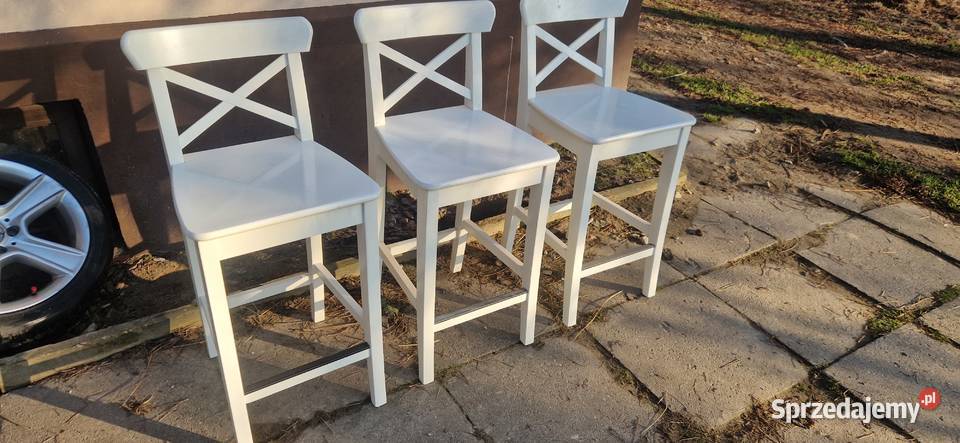 Trzy krzesła białe hoker barowe Ikea Wielgomłyny