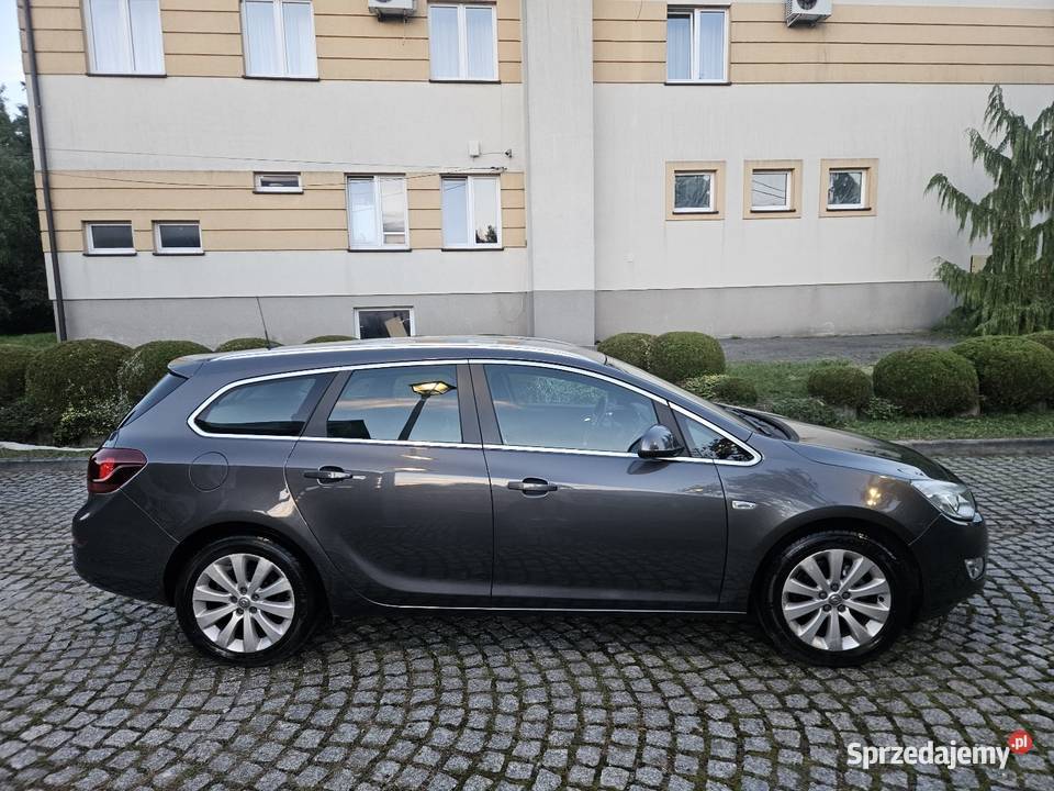 Opel Astra J 2010r 16Benz Cosmo Półskóra Alu 17 Astra Ryglice sprzedam