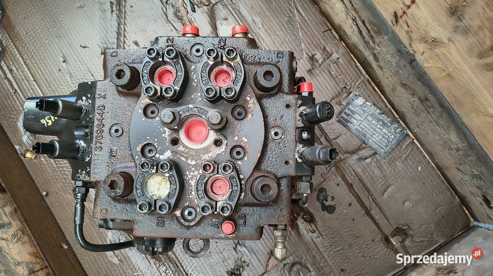 Zawór Rozdzielacz Hydrauliczny VOLVO L110G Motoryzacja Staszów
