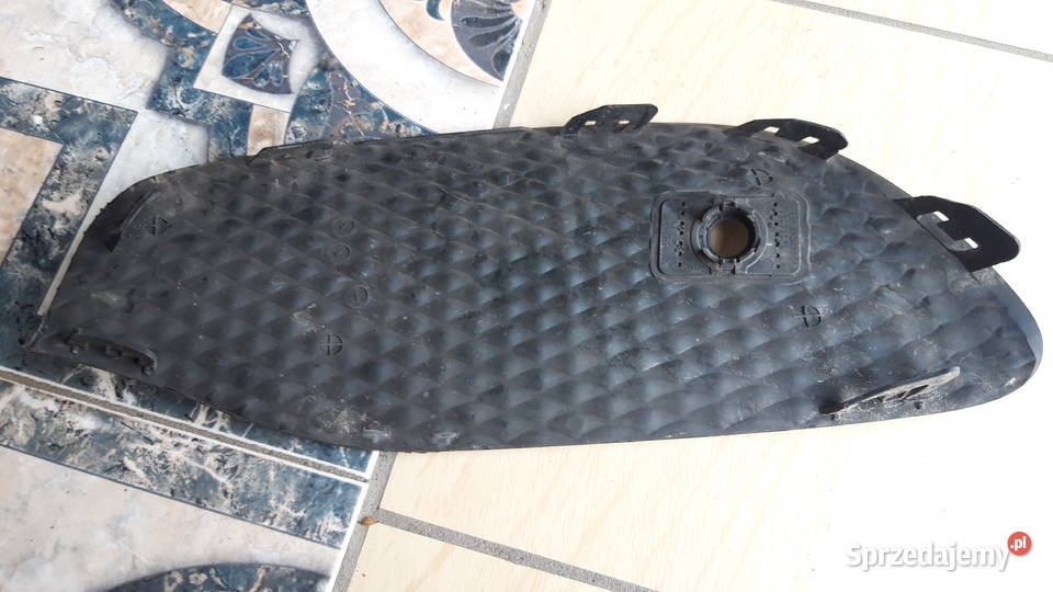 Mercedes w 213 kratka lewa zderzka przód Rok produkcji 2018 Kalisz sprzedam