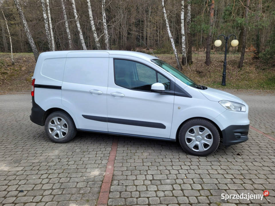 Ford Transit Courier Ćmińsk