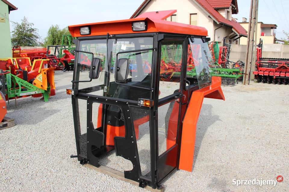 Kabina Do Ciągnika MF255 Szyszka DLUX nieuszkodzony Rogóźno
