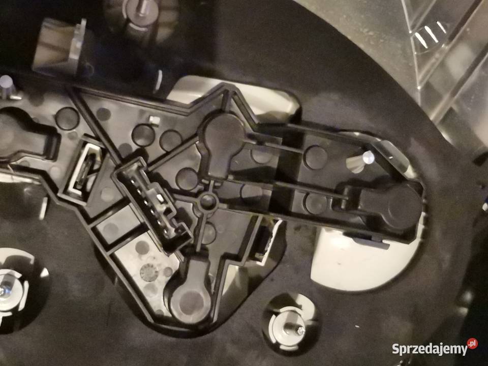 BMW 1 E81 E87 PRAWA LAMPA TYŁ 63216924502 Międzychód