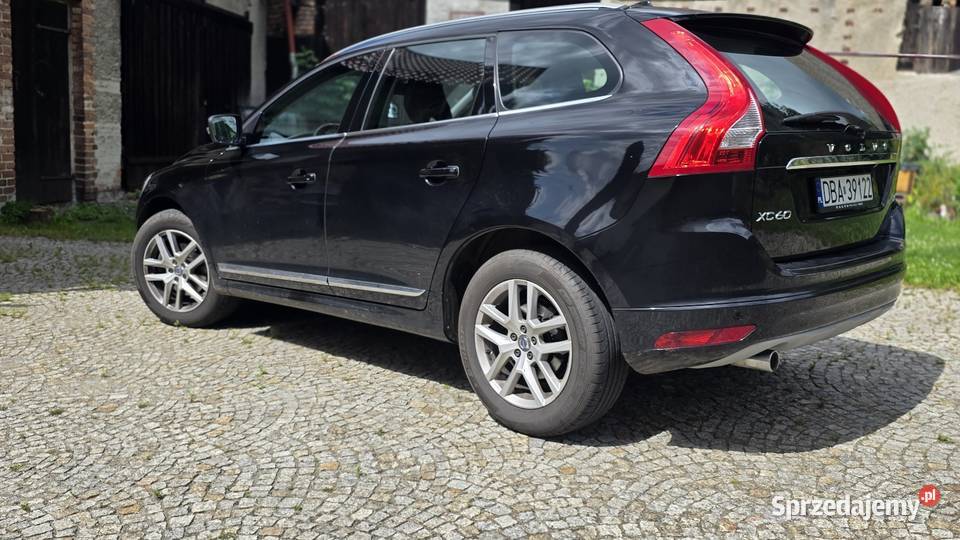 Volvo XC60 super autko wielofunkcyjna kierownica