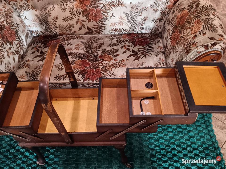 Trzy poziomowy drewniany niciak na kółkach Lipno