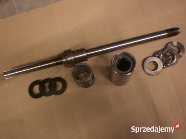 Śruba stołu do frezarki Heckert z nakrętkami Pozostałe śląskie Katowice