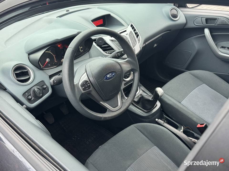 Ford Fiesta ekonomiczne autko na dojazdy 5l na diesel Warszawa sprzedam