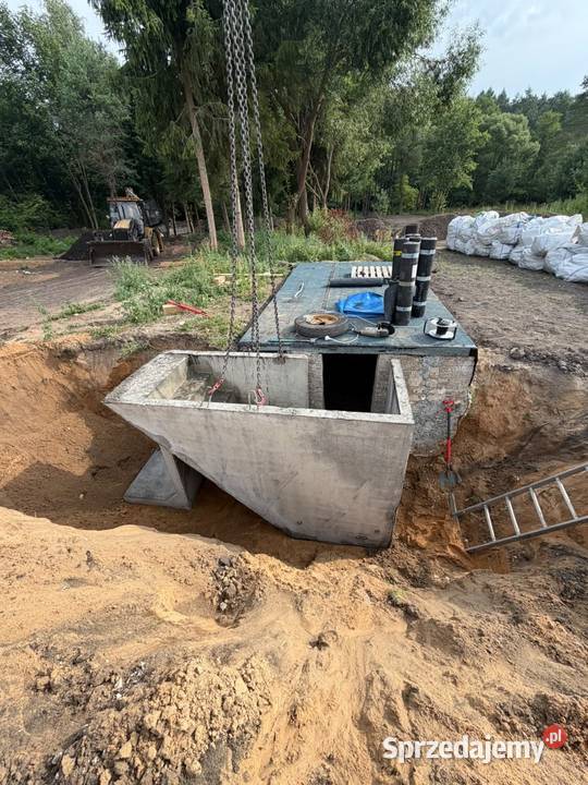 Schody betonowe głębokie do piwnicy z płaskim Wierzbica