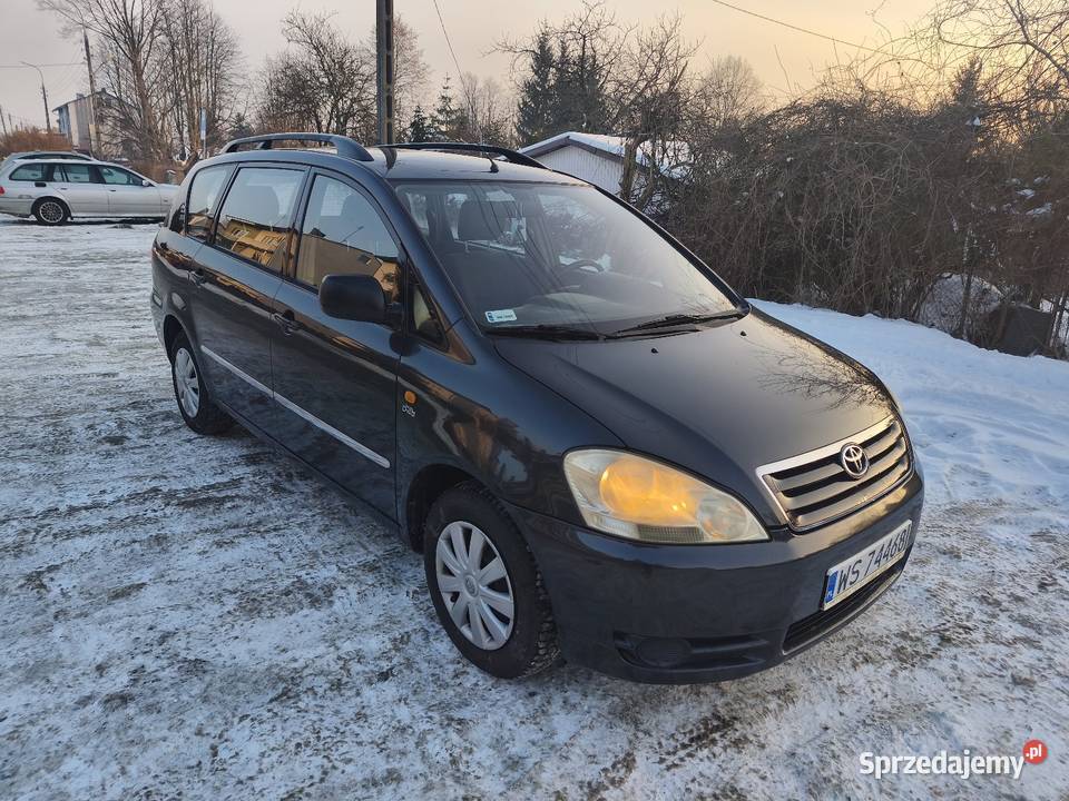 Toyota Avensis Verso 20 D4D 116 koni 2003 Łuków