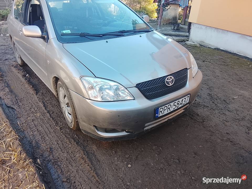 Sprzedam Toyotę Corollę e12