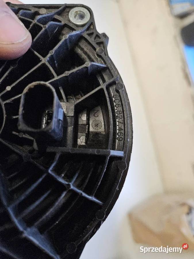 VW POLO V LIFT 6C0 KLAMKA MIKROSTYK KLAPY TYŁ osobowe Międzychód