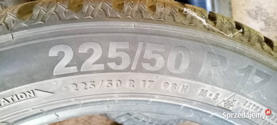 Opona zimowa 225x50 17 nowa zdjęta z koła Karsin
