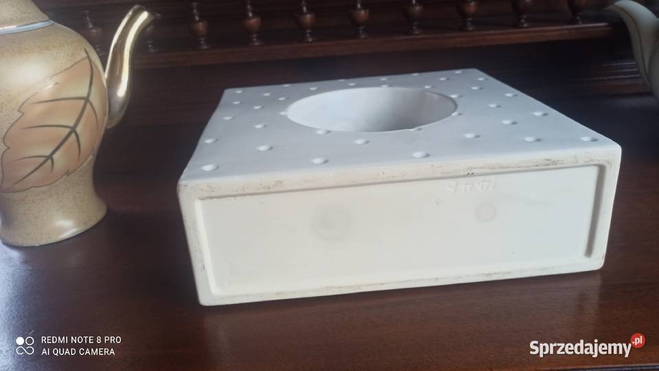 Wazon w ciepłym odcieniu bieli Porcelana i szkło