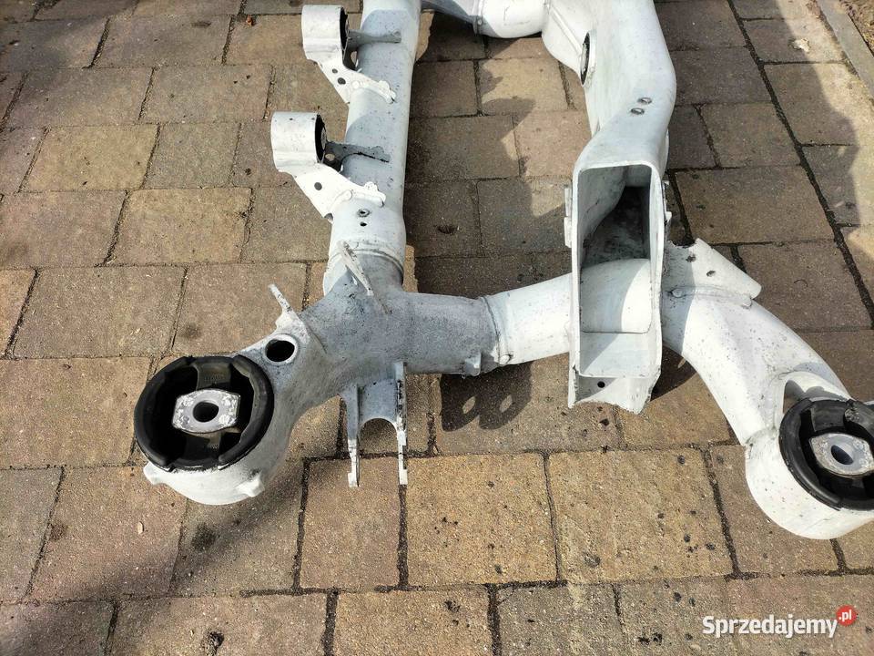 Belka tylnego zawieszenia BMW E65 E66 stan Poręba