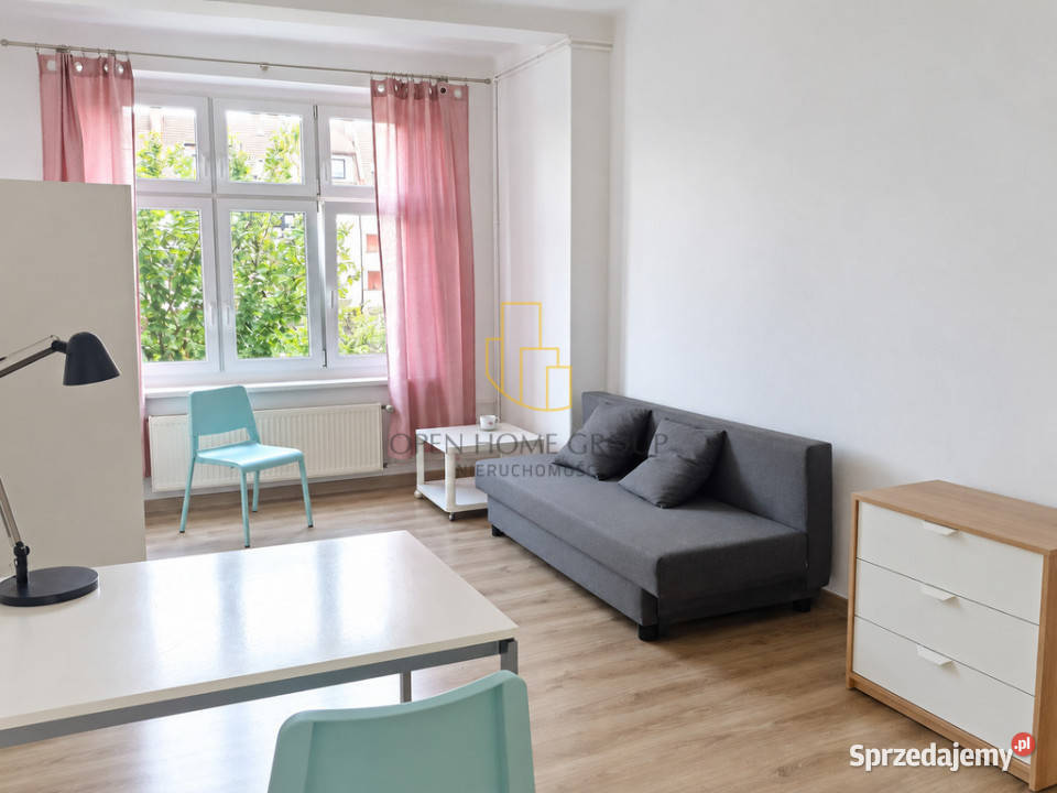 62 m 2 duże pokoje 1 piętro balkon Śródmieście balkon Wrocław