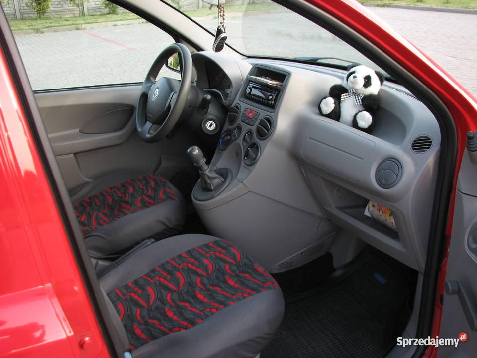Czerwony FIAT PANDA 11 z małym przebiegiem z Pol śląskie Gorzyce sprzedam