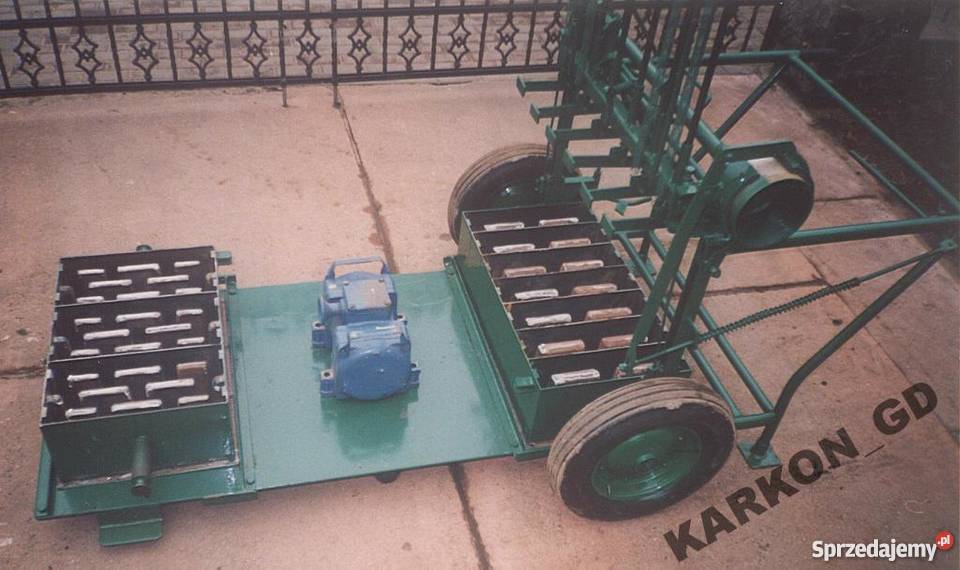 Pustaczarka pustaki kostka stół 24 KARKON Biznes i Przemysł Golub-Dobrzyń sprzedam