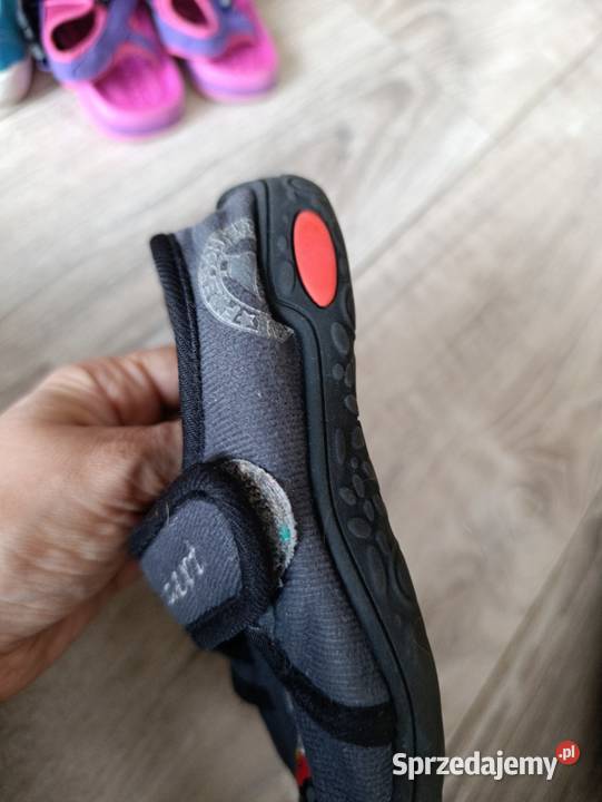 kapcie chłopięce rozmiar 27 długość wkładki 16 5 Poznań