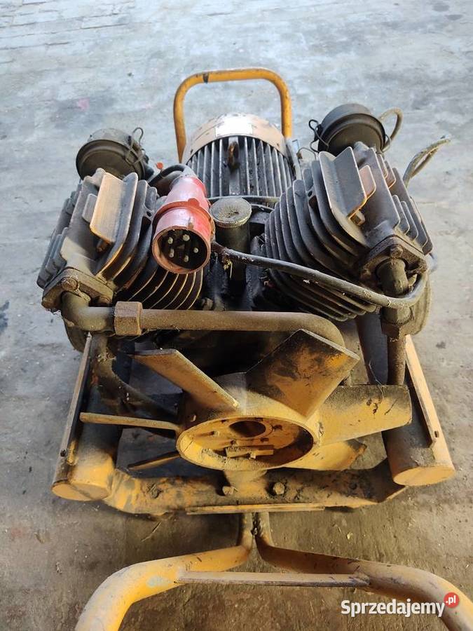 Kompresor o dużej wydajności Krowiarki sprzedam