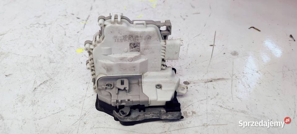 ZAMEK DRZWI PRAWY TYŁ AUDI A1 8X0839016E 5 PIN osobowe Przystajń