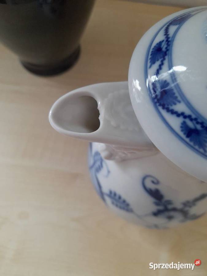 Porcelanowy dzbanek Meissen wzór cebulowy