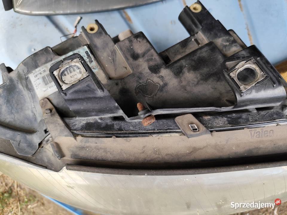 Lampa reflektor przedni prawy audi a4 b6 Zaborowice