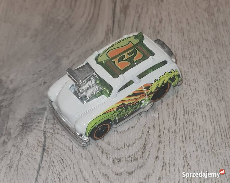 Autko samochód resorak Hot Wheels biało zielony