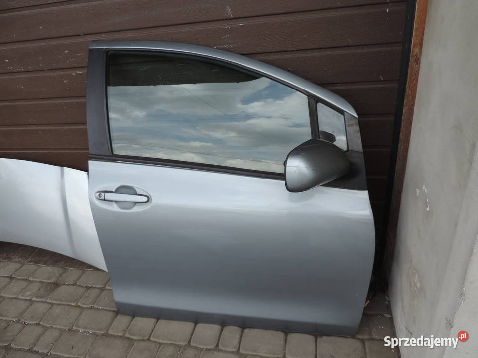 DRZWI PRAWY PRZÓD TOYOTA YARIS II HB 5D 1F8 małopolskie Nowy Sącz sprzedam