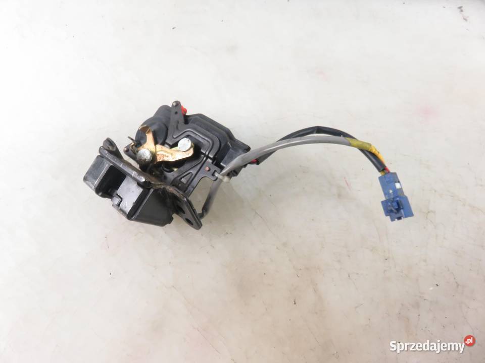 ZAMEK KLAPY TOYOTA AVENSIS T25 II Kombi