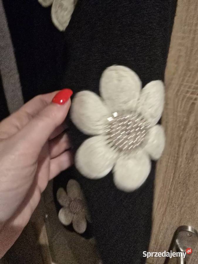 Nowy sweter wysadzany kamieniami Bytom