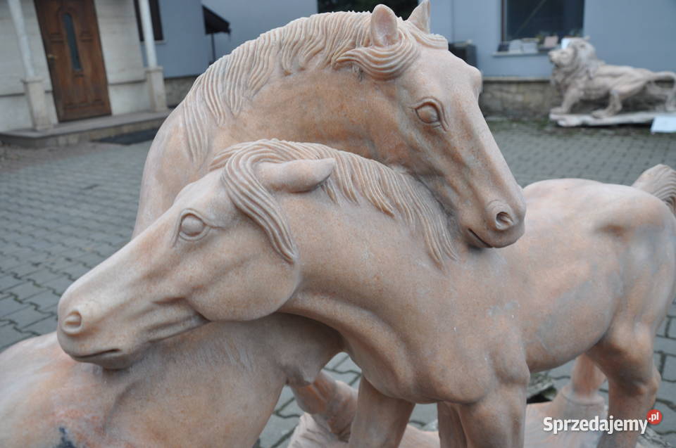 Rzeźba z prawdziwego marmuru dwa konie kamień naturalny