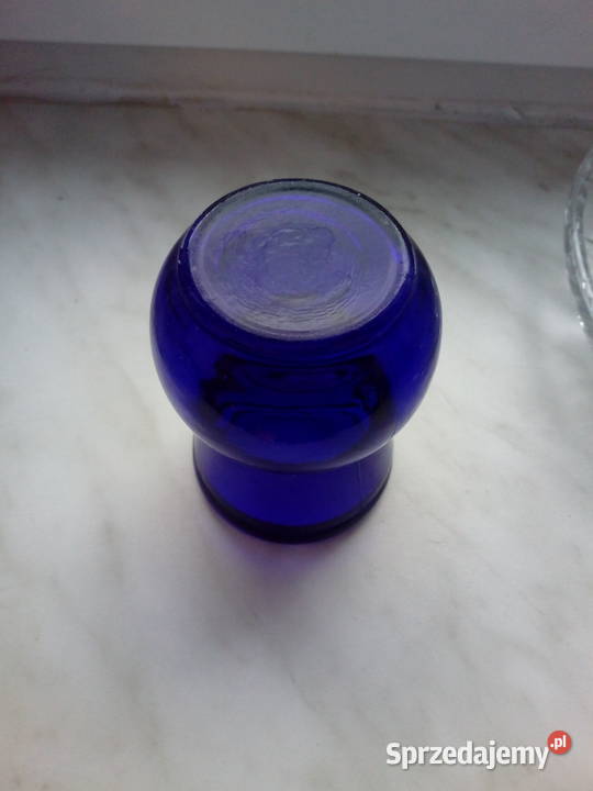 Małe granatowe wazoniki szklane Prl Choszczno sprzedam