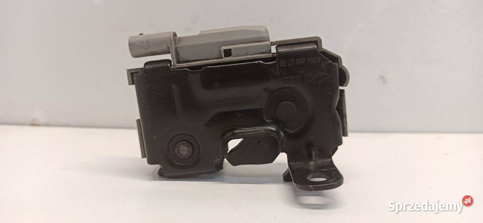 MERCEDES W205 ZAMEK MASKI A2048704458