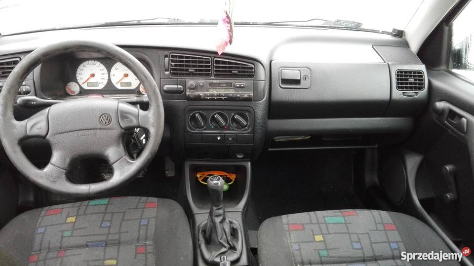 Volkswagen Golf III 16 benzyna 97 czarny wielkopolskie Ślesin