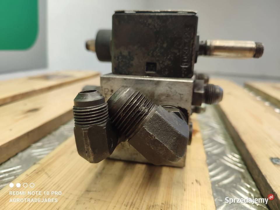 Blok hydrauliczny PA03001 CAT Merlo Wilkowo