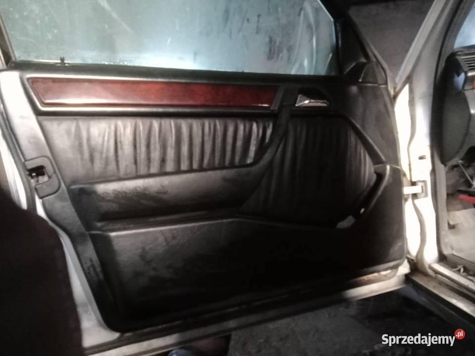 Mercedes W124 czarne boczki skóra skórzane kombi Działyń sprzedam