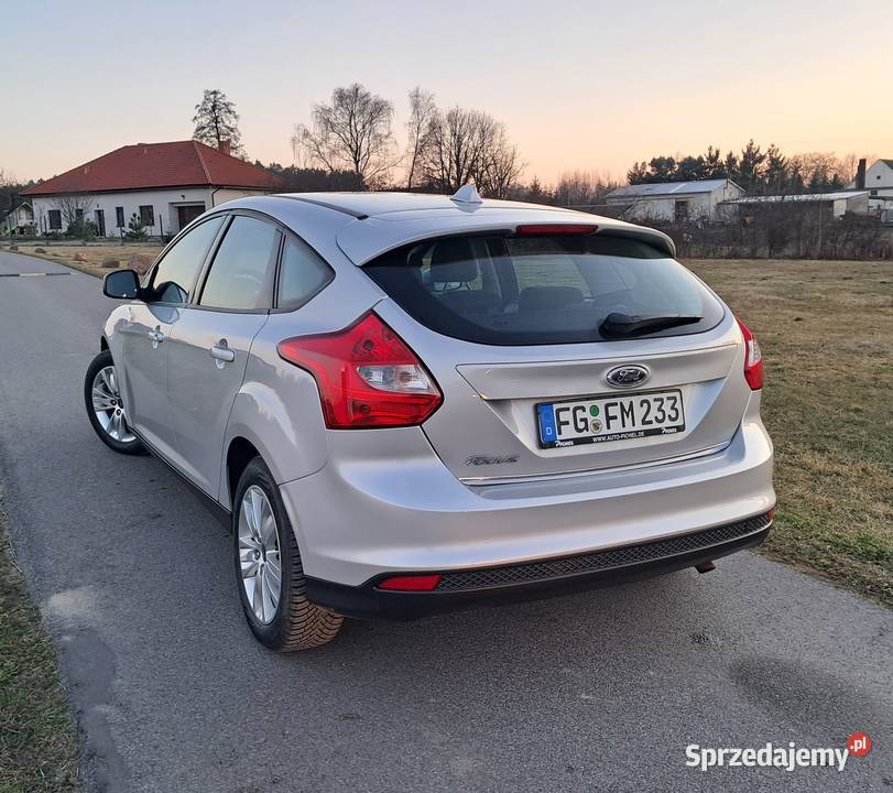 Ford Focus 16 zwykła benzyna tempomat z Niemiec Rok produkcji 2014 sprzedam