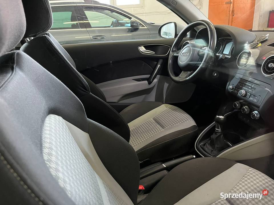 Audi A1 12 TFSI Ambition NAVI PDC 1200cm3 Cmolas
