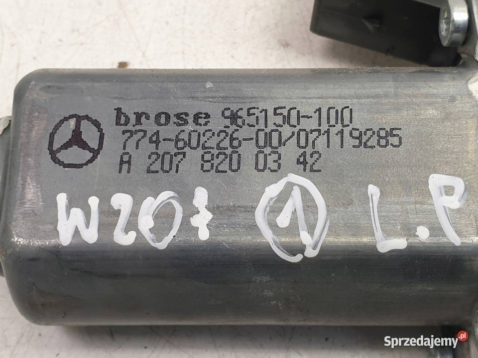 Mercedes W207 C207 LEWY SILNICZEK PODNOSZENIA osobowe Motoryzacja Rudka