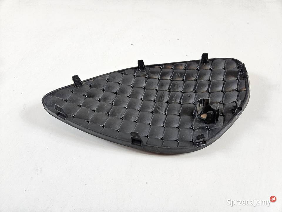 MERCEDES AKLASA W177 LIFT KRATKA PRAWA ZDERZAKA Międzychód