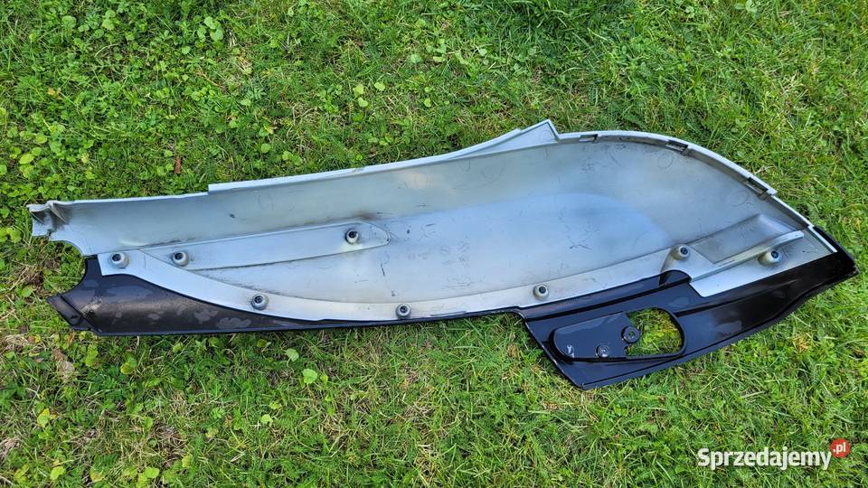 PIAGGIO CARNABY prawy bok boczek zadupek owiewka Piła