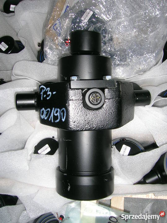 Cylinder 370mm skok 1050mm14 TON z kołyską i Brzozówka