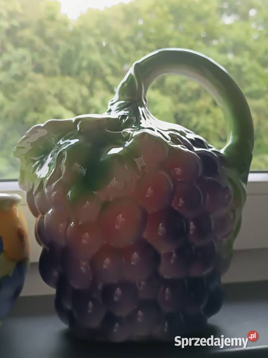 Karafka z owocami i liściem winogron Gorlice