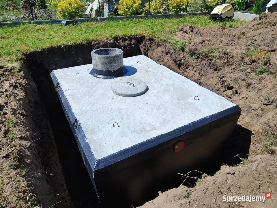 Zbiornik betonowy szambo z form szklanek samo